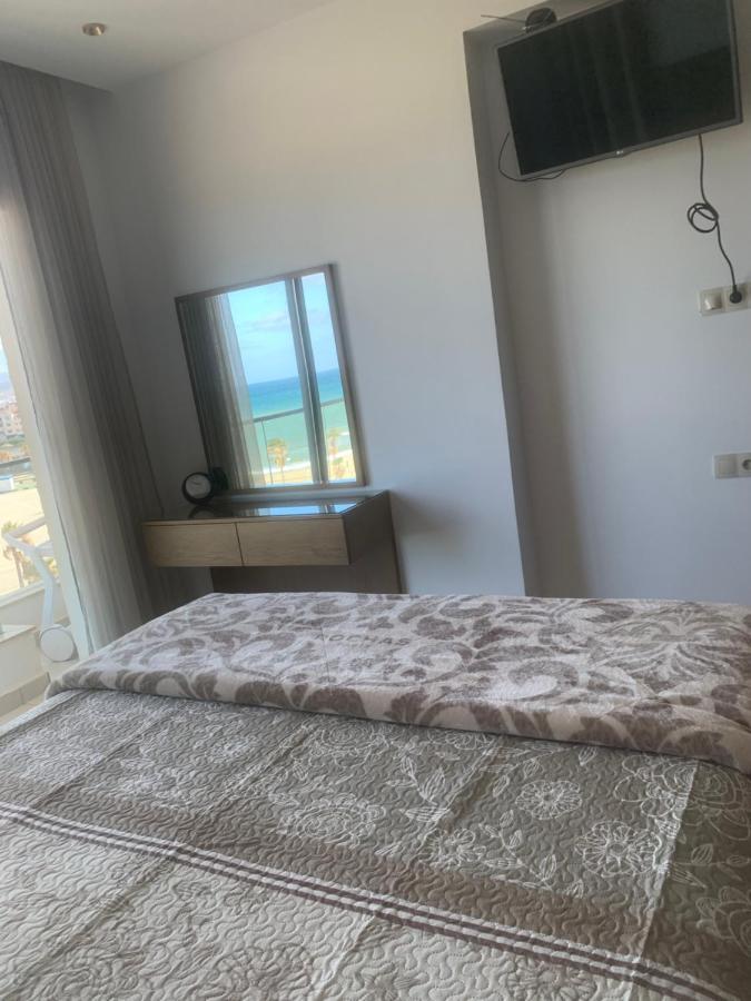 Beachfront High Standard Flat マルティル エクステリア 写真